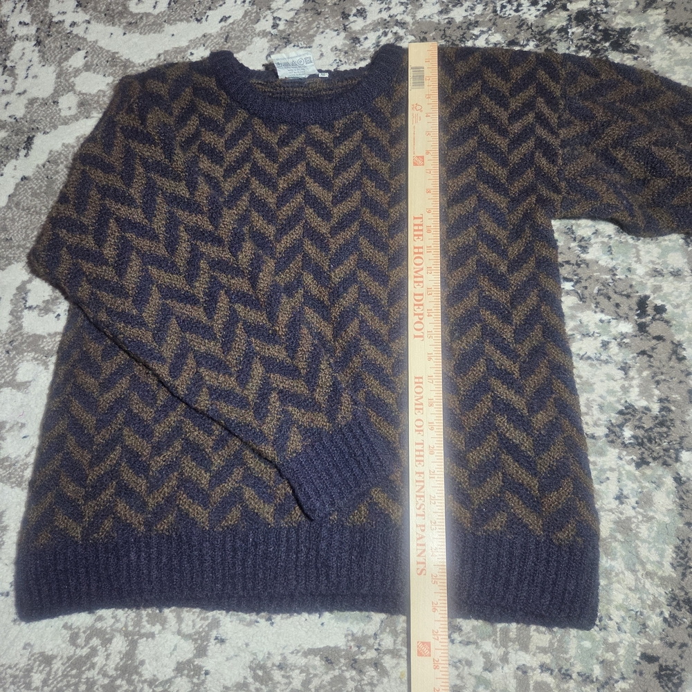 VINTAGE Gaeltarra XL Irish Wool Men's Chevron Pattern Sweater - Navy and Brown